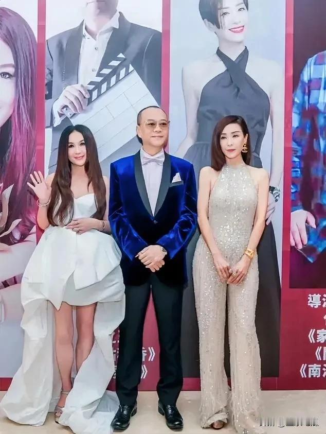 聚光灯下，温碧霞、欧阳震华、伍咏薇三人同框，画面格外吸睛。
温碧霞依旧性感迷人，