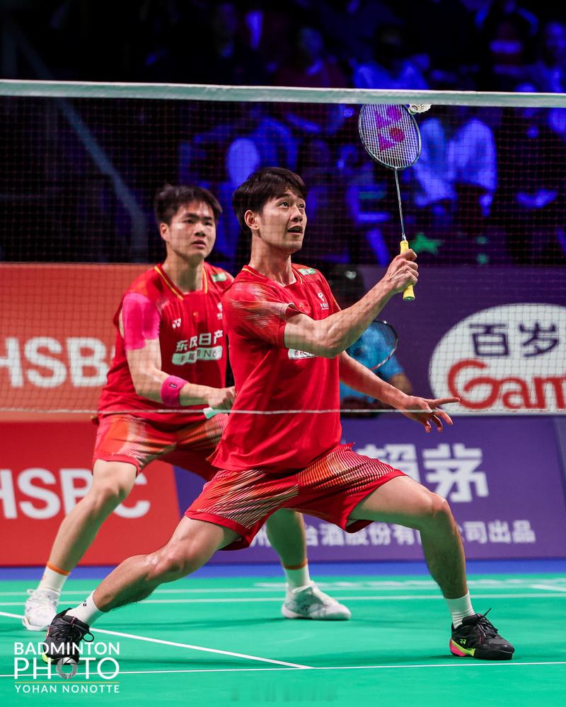 2026年汤尤杯 汤杯半决赛：梁伟铿/王昶直落两局，拿下关键一分！梁伟铿/王昶2