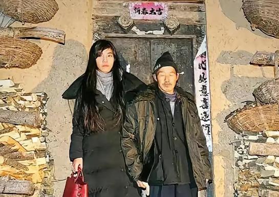 浙江，5岁女孩被寄养到陕西，一个农民家里。6年后，亲生父母强行把她领走。谁料，女