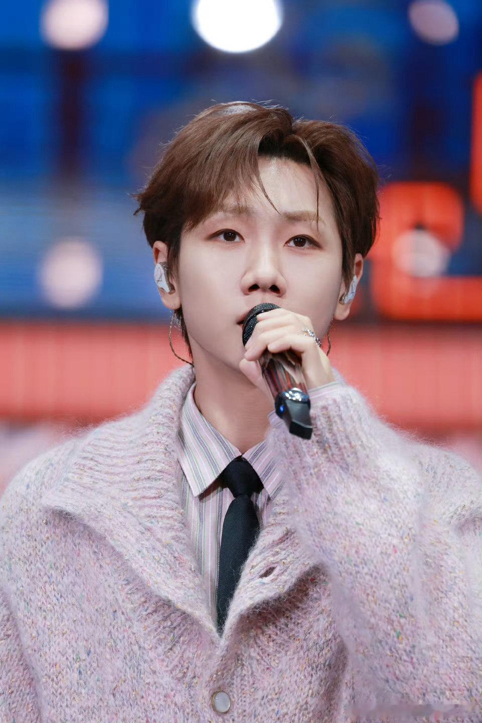 汪苏泷给辽宁春晚开了个甜头辽宁春晚汪苏泷在《2026辽宁春晚》唱起《像晴天像雨天