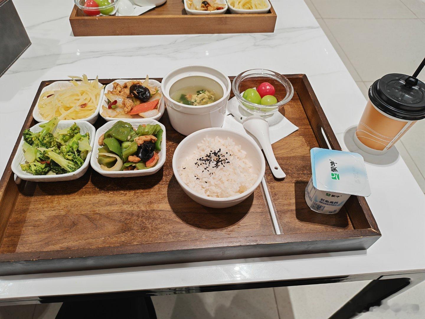 简简单单，鸿蒙智行又一餐，就这服务，还有谁？ ​​​