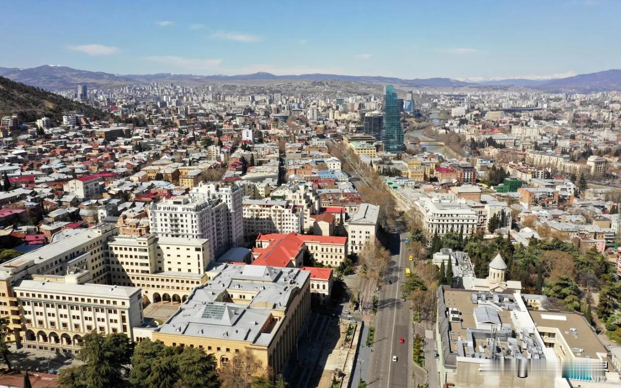 【美媒曝：特朗普集团计划在格鲁吉亚建造“特朗普大厦”】
第比利斯时间2026年4