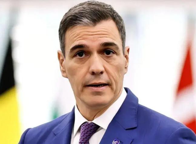 欧洲小国以一国之力，硬刚特朗普，扛不住后宣布：首相下个月就去北京！
 
最近欧洲