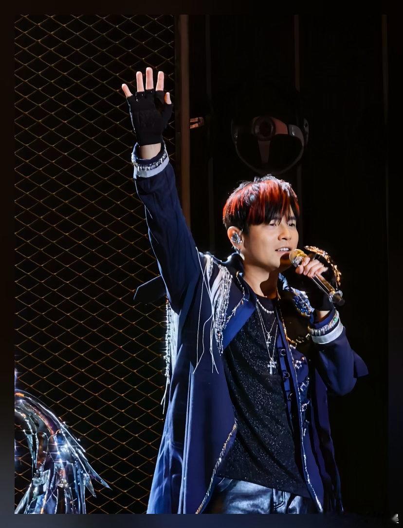 我镜头下的周杰伦演唱会周杰伦演唱会原来应该这样拍✨歌词斑马线奔赴现场，温州全城皆