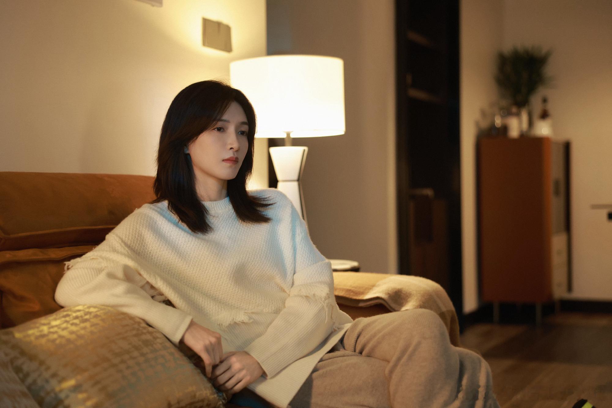 江疏影能不能一直哭 江疏影的哭戏观赏性拉满！动情落泪氛围感拉满，不管是默默垂泪还