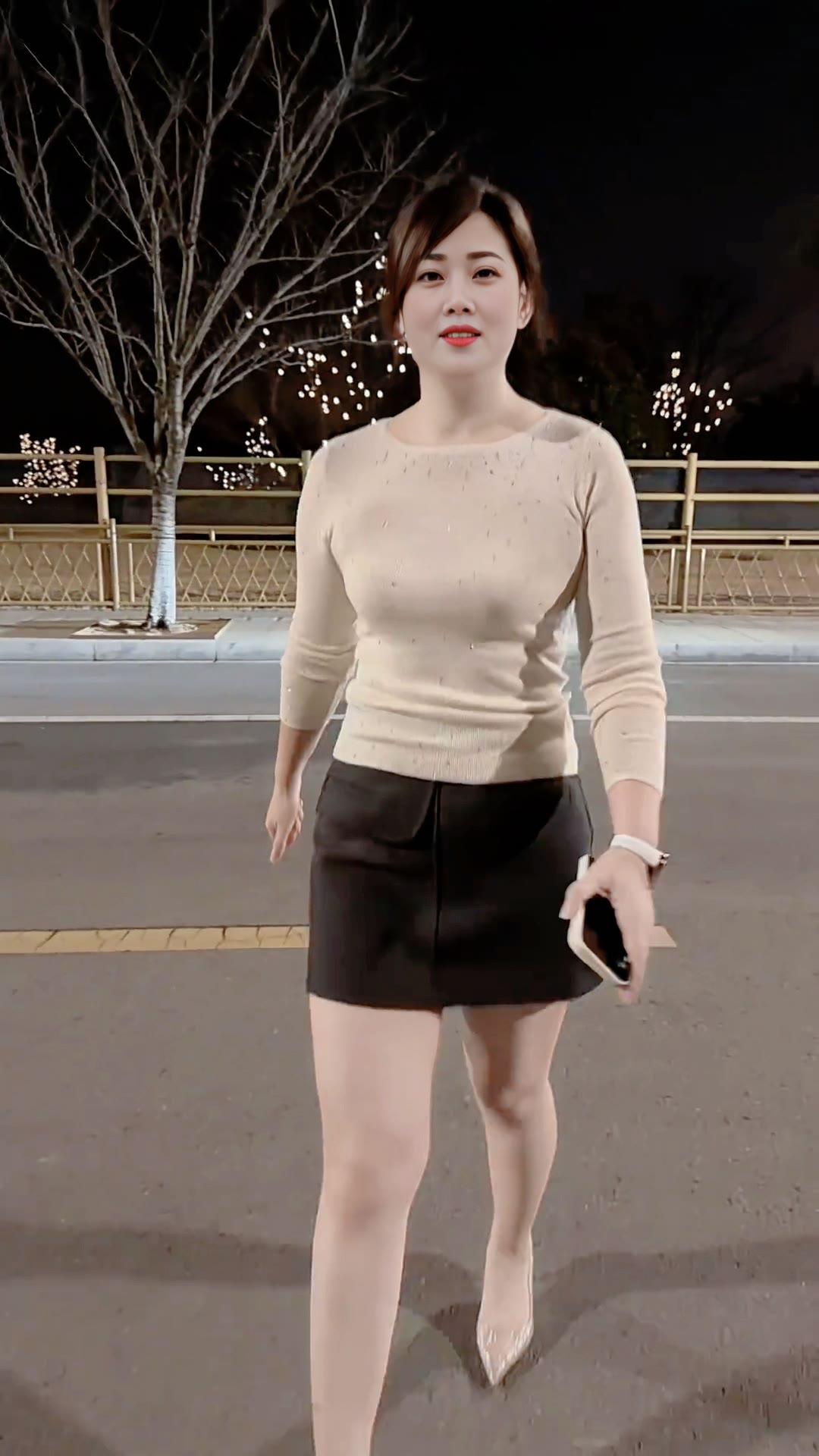 愿新的一年里，我们皆能秉持积极进取之态，不断追求卓越，收获满满的幸福与成功。