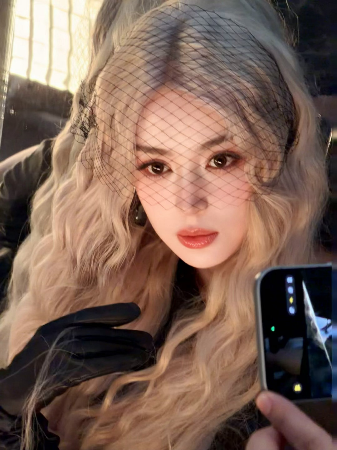金发娜扎完全Slay娜扎金发live金发live名场面来袭！娜扎蓬松波浪卷发格外