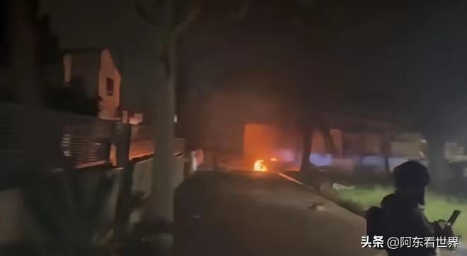 面对伊朗同归于尽打法，美军亮出王炸底牌：如果战败，就爆核武器。
美国对伊朗的战争