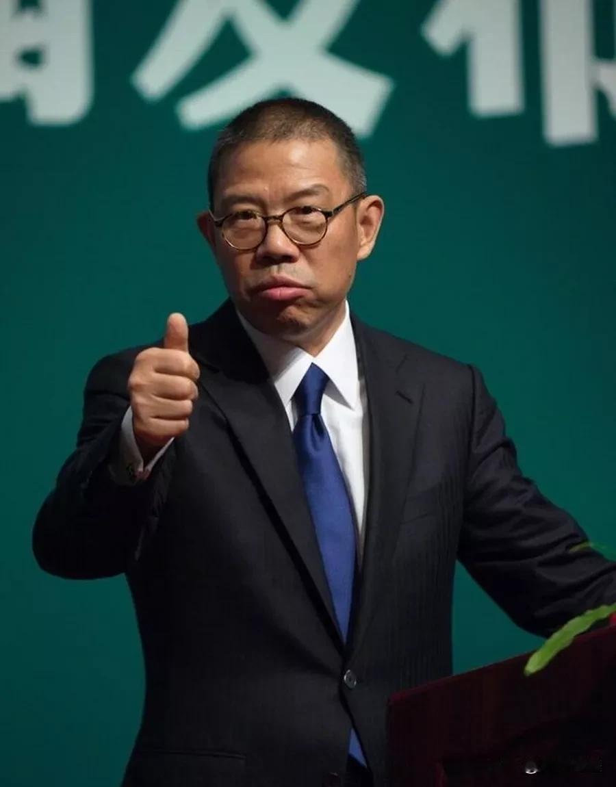 钟睒睒和他的公司正在经历一场“浩劫”，不知道能不能挺过来？
钟睒睒，睒睒；光闪烁