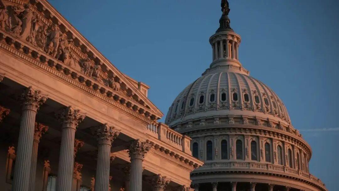 随着议员们陆续返回华盛顿，他们也进入了中期选举前的关键时刻。共和党在国会中本就极