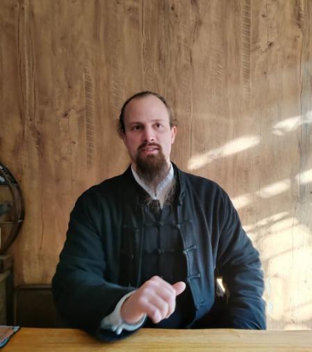 别再给武当山那两万多个老外鼓掌了！他们学走的不是几招拳脚，而是祖宗留下的传承根脉