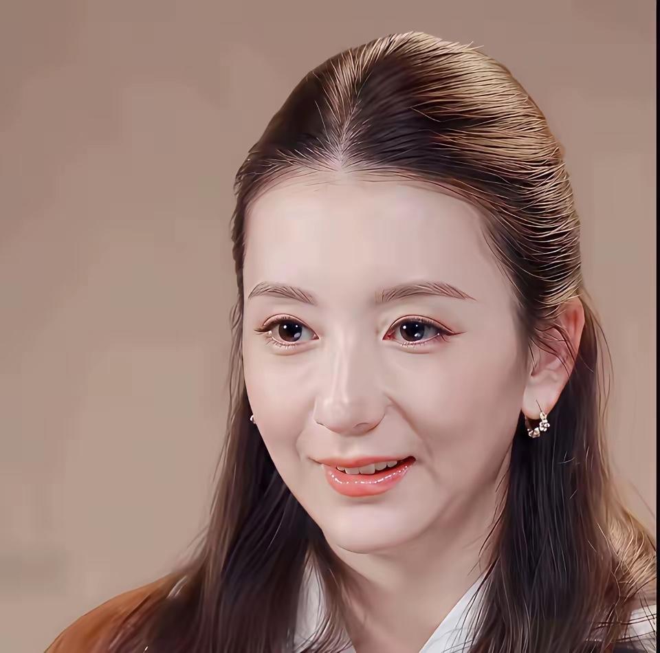 没有滤镜！
方媛滤镜碎了！
这也许就是生了三娃还当全职主妇的中年女人的样子！皮肤