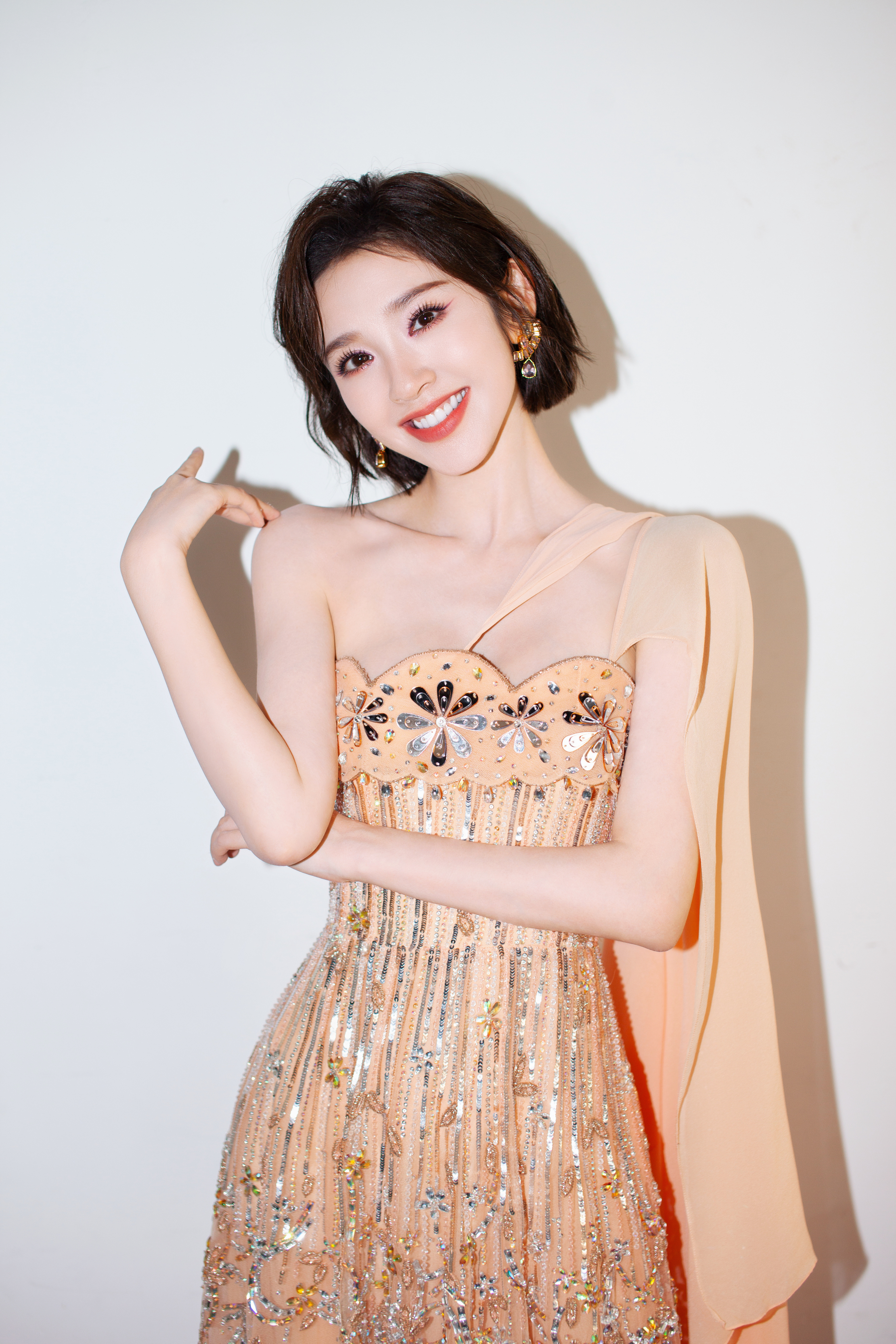 唐艺昕  发射发射＞＞＞💕💕💕 