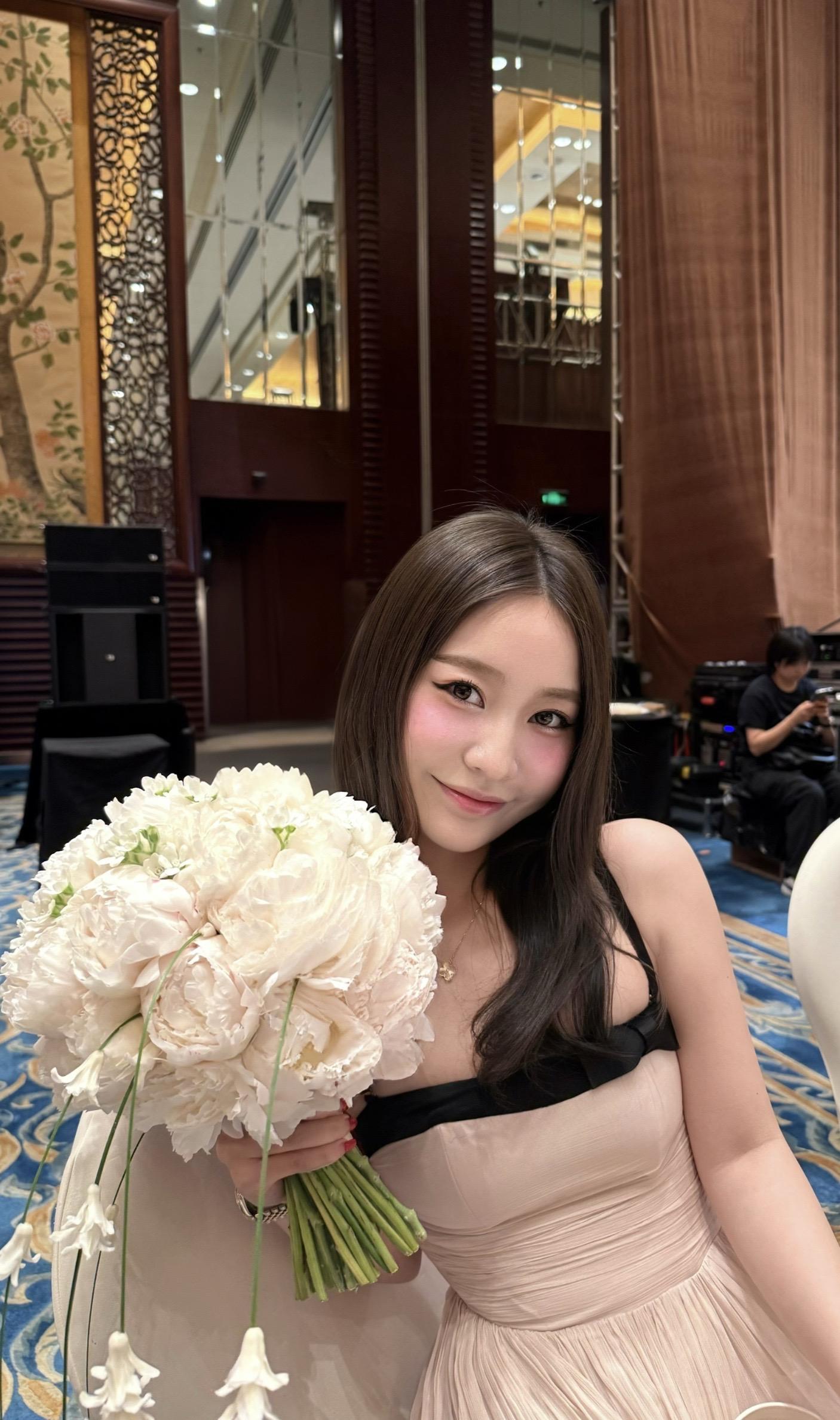 把祝福带回家啦💐也是为幸福落泪的一天～