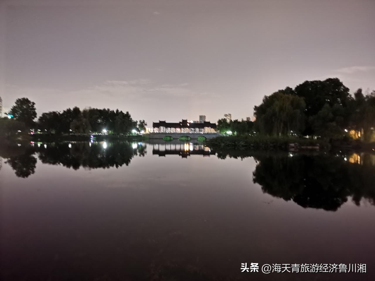 股民们只能在这一片低迷的行情中苦苦挣扎。刘纪鹏和水皮，虽不在体制内，却有着对资本