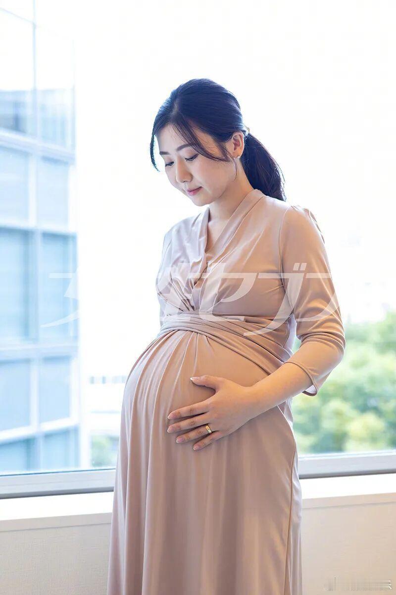 37岁的日乒前著名国手福原爱再婚还怀孕啦！这位被球迷称为“瓷娃娃”的名将，运动生