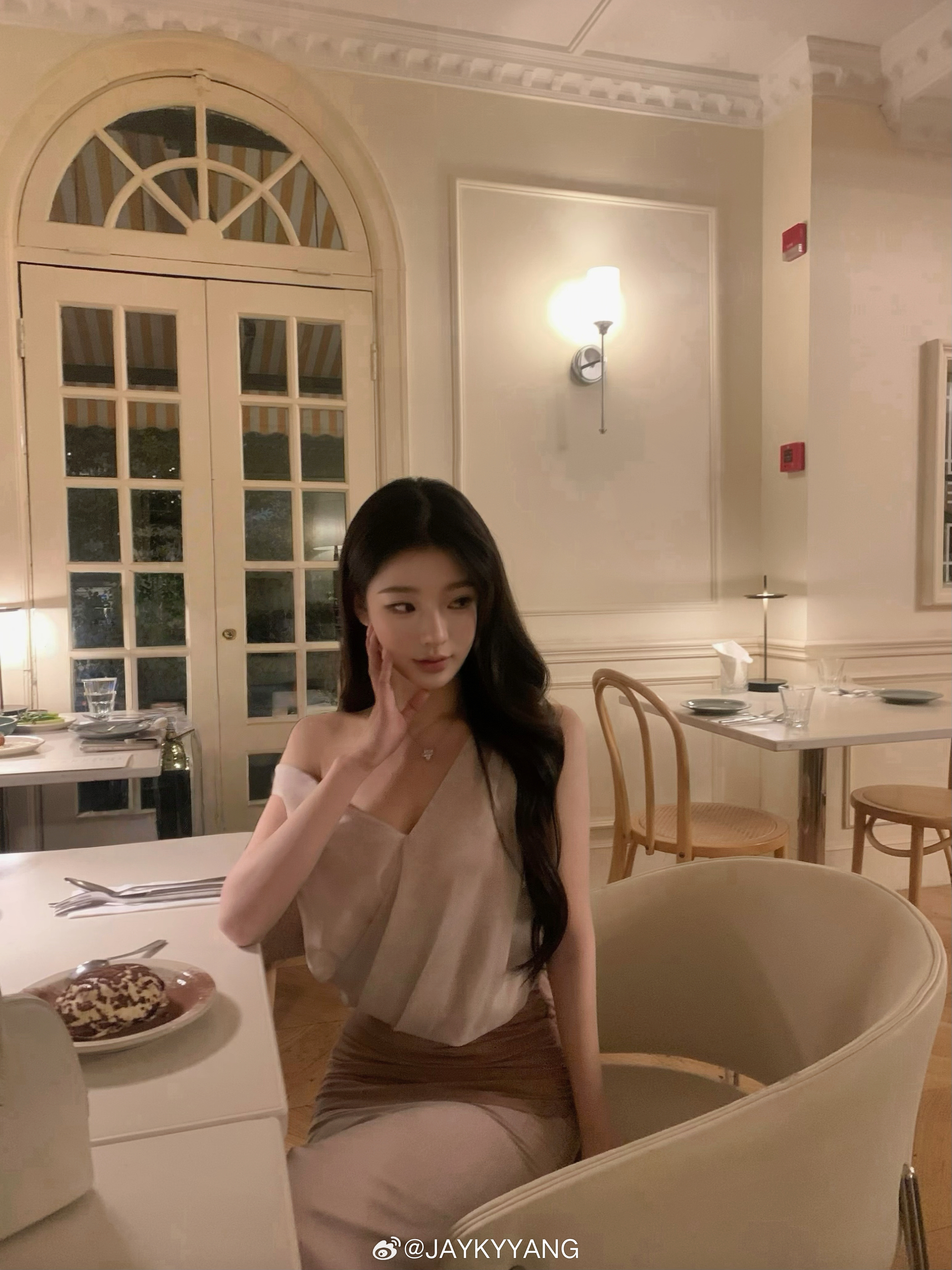 温柔浅色系是我的舒适区🩰说有“美女感”的衣服我觉得这套应该是绰绰有余了我出套装