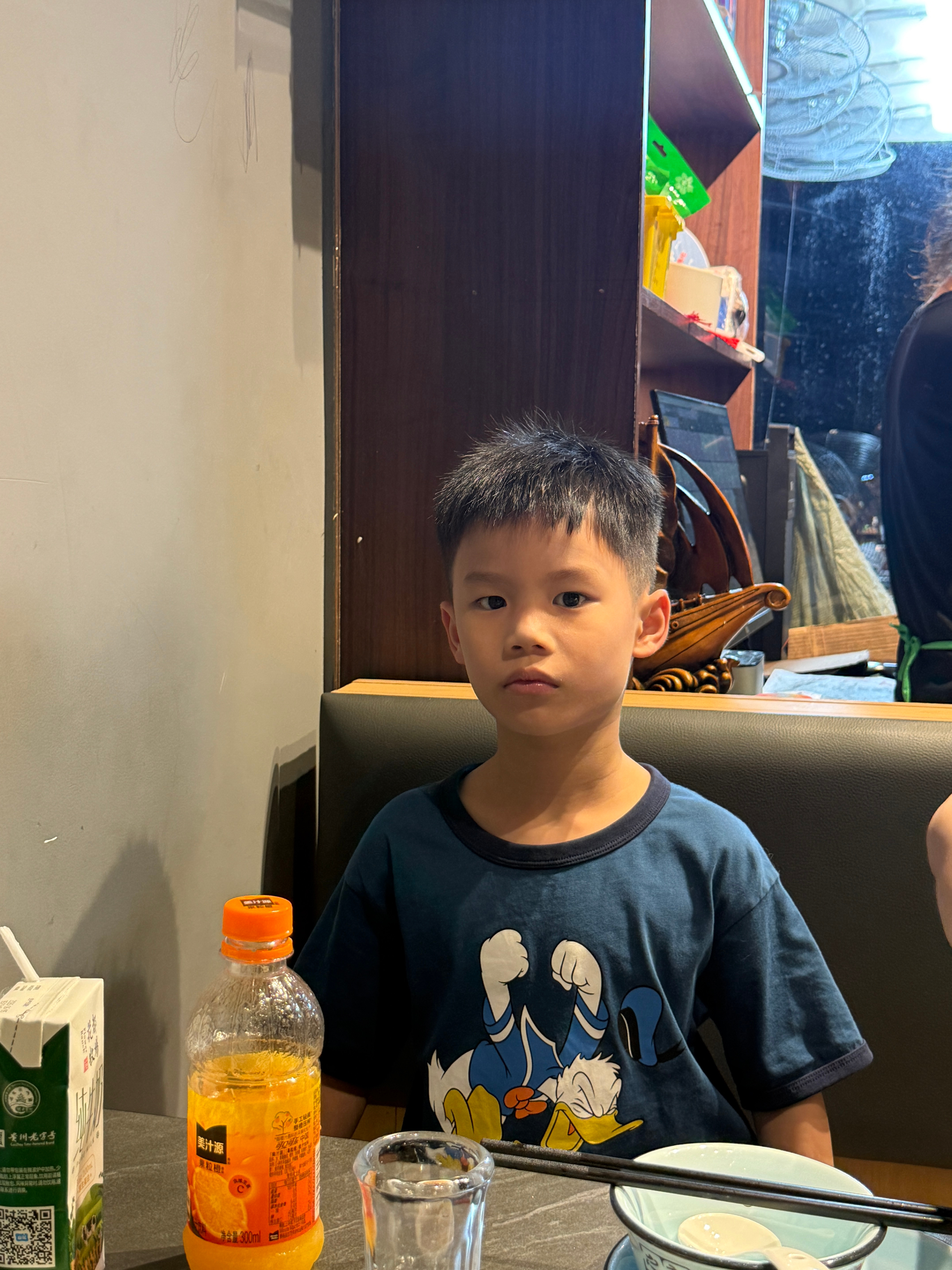 游完泳一起来吃烤肉，妈妈我今天洗过一次头实在不想再洗了，直接用上浴帽大法好！ 
