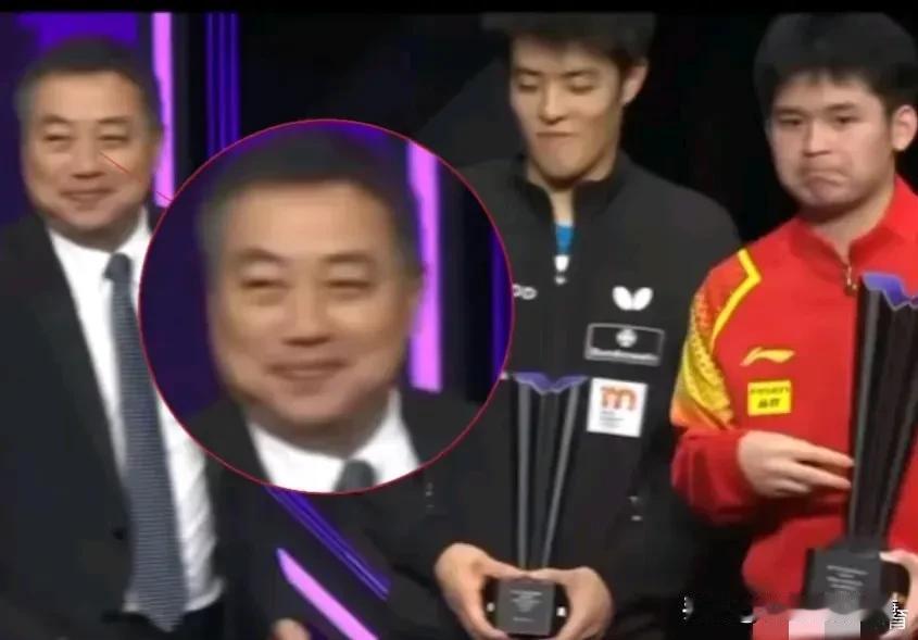 在乒乓球界，新的冠军的诞生往往伴随着激烈的竞争和教练团队幸福的“烦恼”。

澳门