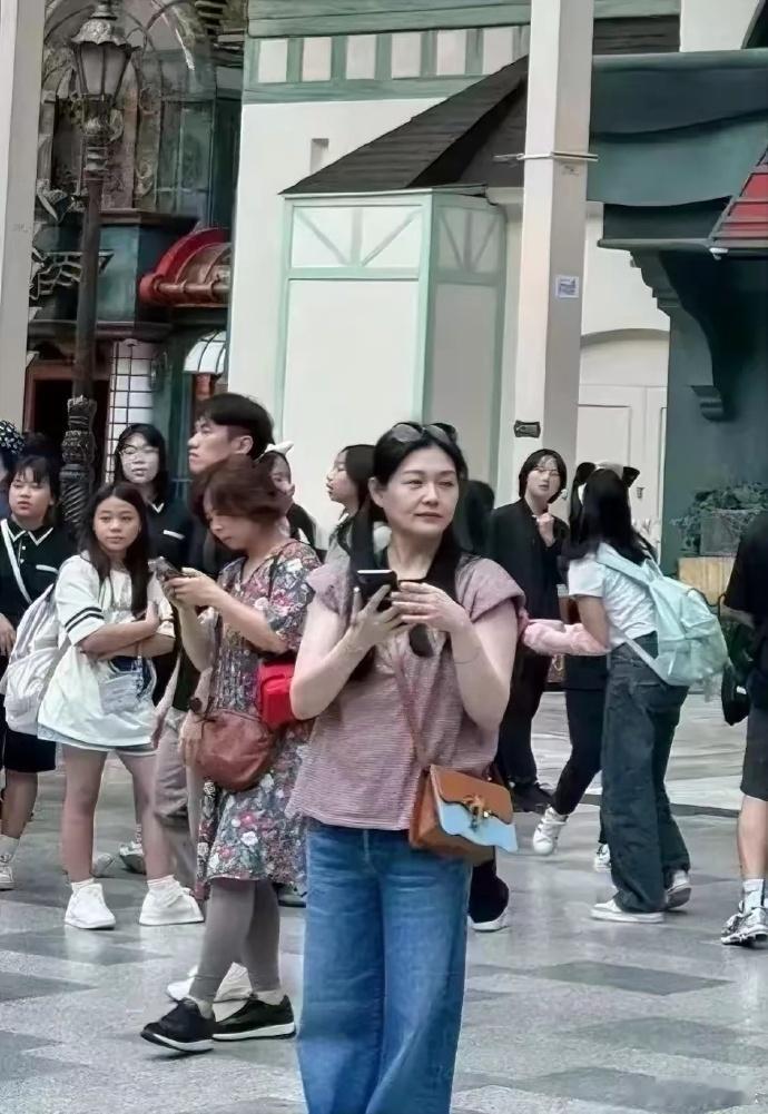 大s不是苍老的问题， 是全部人仿佛空了， 主心骨被抽离了。 本来那个高傲的、爱好