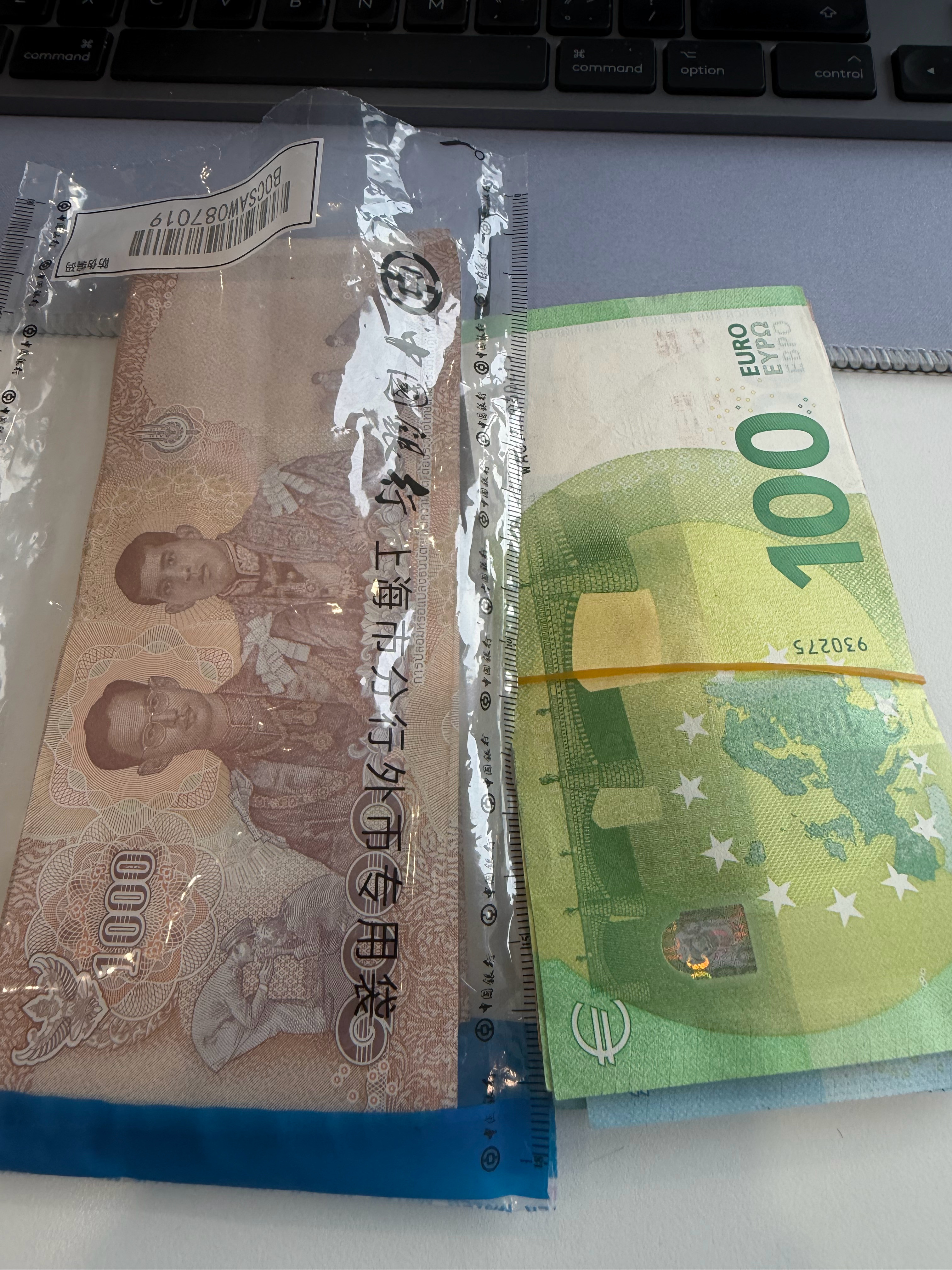 要开始新一轮的出差了，我喜欢用现金消费。我现在有两个同事在西班牙，一个在意大利，