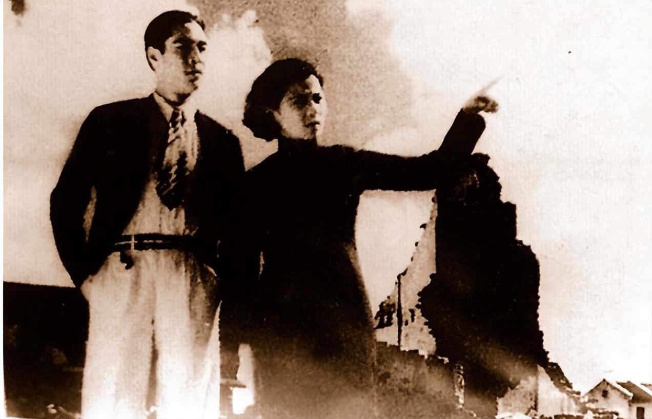 [微风]1942年，地下党员赵兴兰被捕。一个伪军给他送饭时，突然敲了敲碗底，还说