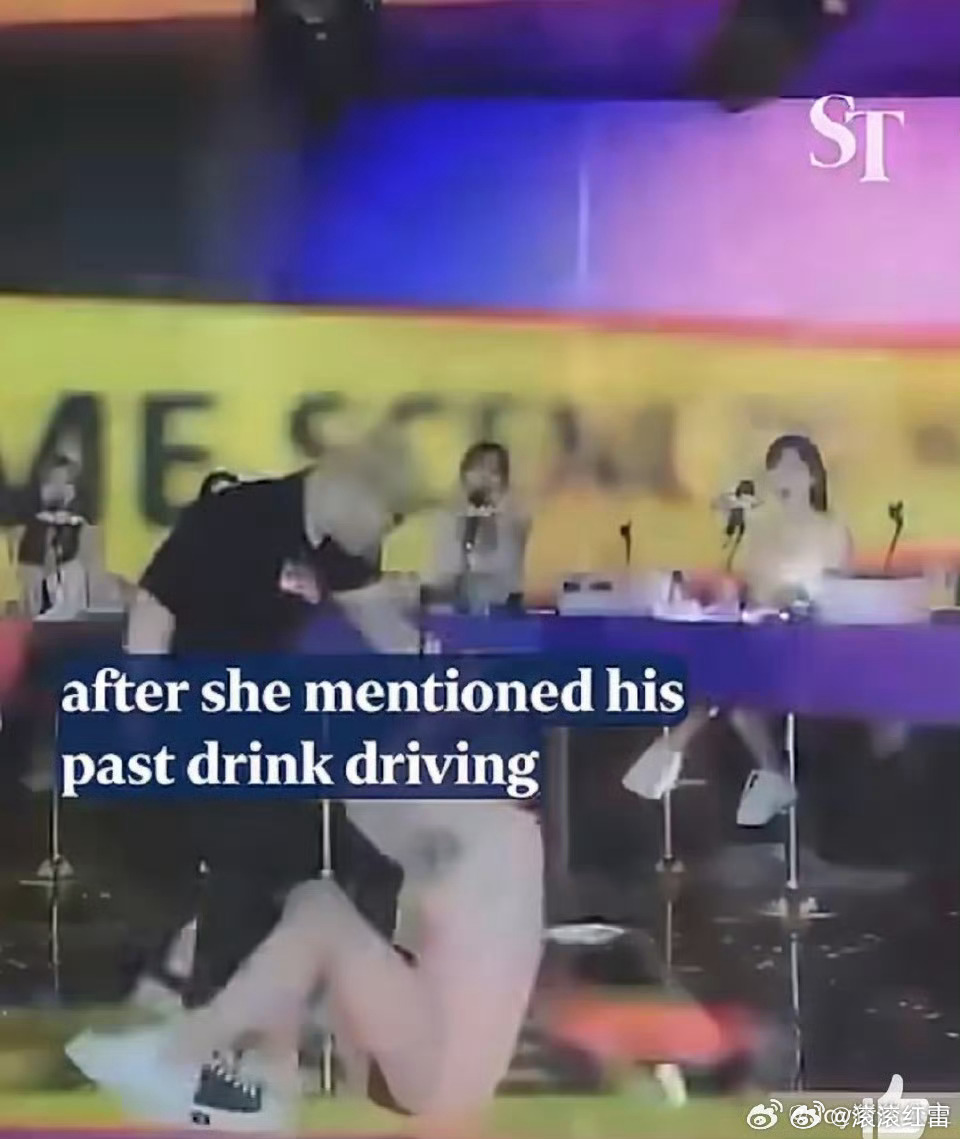 被韩综男主持当众殴打女主持新闻气到！不管什么原因，施暴就是不对。所谓的“综艺效果