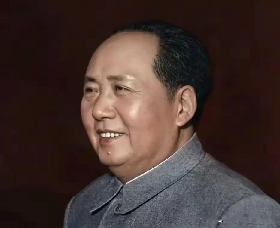 向前进，向前进，革命洪流不可阻挡。向前进，向前进，朝着胜利的方向！
毛主席思想红