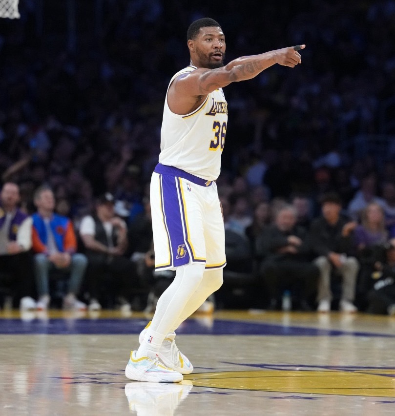 雷大神表示，斯马特今天在场上状态极佳，并且复出进度向好，有望在本周内复出。（今晚