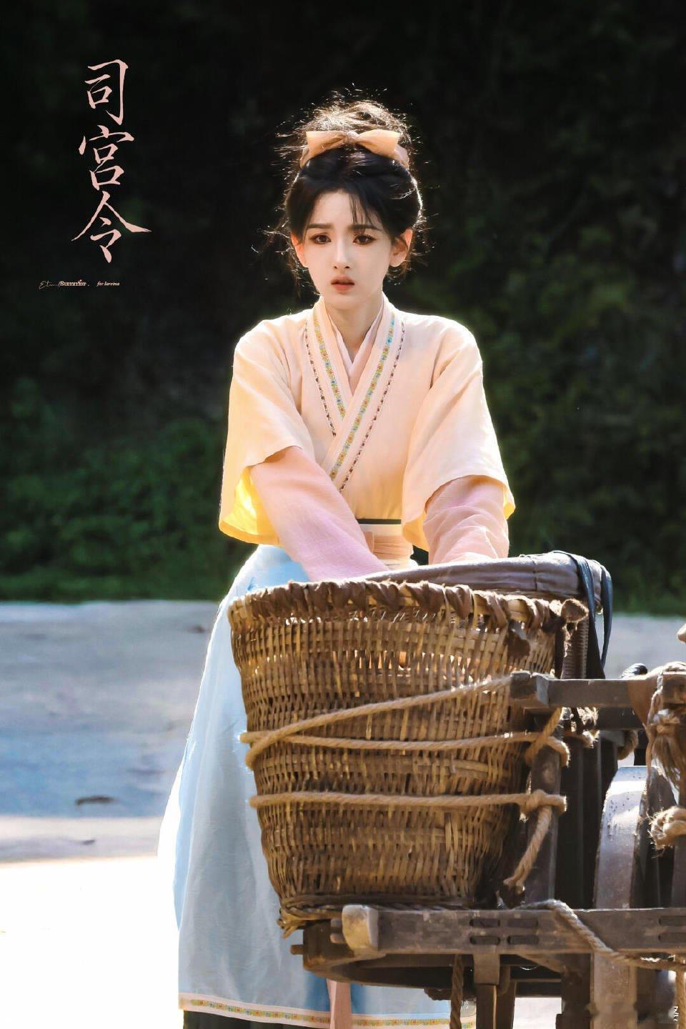 宋祖儿这组路透一出来，我直接脑补出了温婉能干的小娘子剧本，速速给祖儿递种田文本子