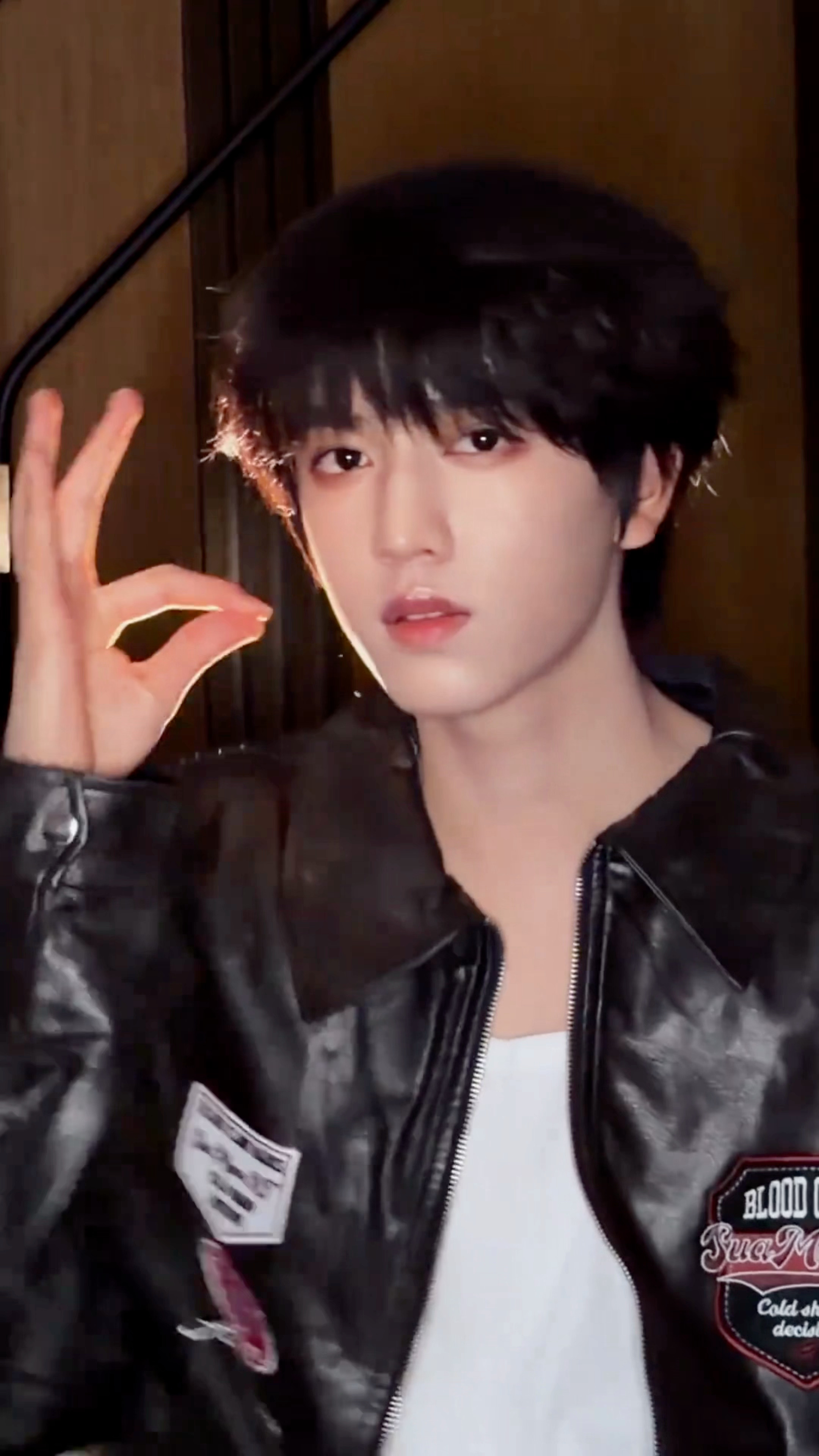 张桂源跳复仇摇 我以为你们说接张桂源跳复仇摇是说着玩的