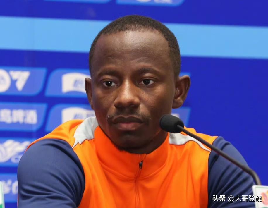 恭喜邝兆镭！赛后评分再次降维打击青岛海牛全队，一个都没落下[奋斗]

北京时间4