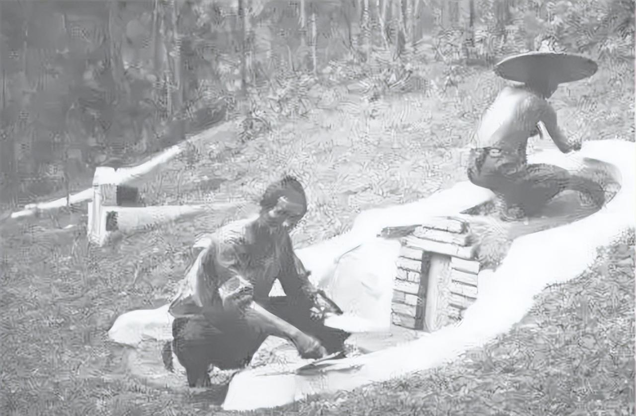 1954年夏，原江西军区司令轻车简从，回到坝南村老家探亲。1位故友的遗孀找来，对