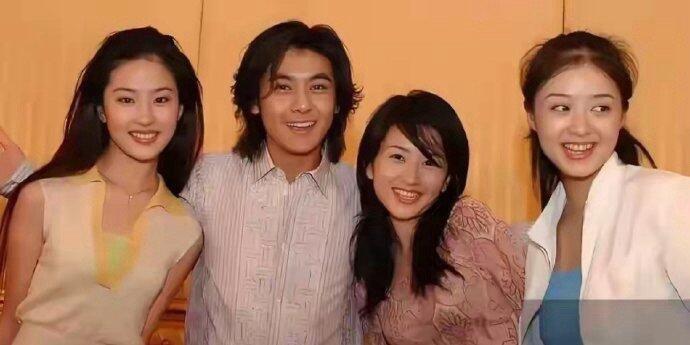 19岁的蒋欣，15岁的刘亦菲，水灵灵的美 ​​​