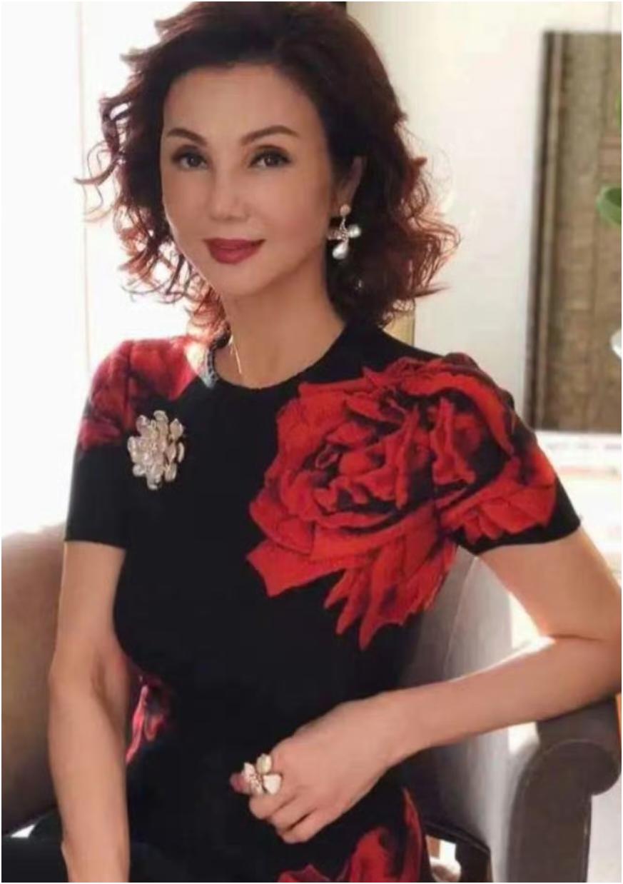 女演员谢玲玲爆出的豪门生存潜规则太让人唏嘘了。69岁的她曾有“婉君表妹”的昵称，