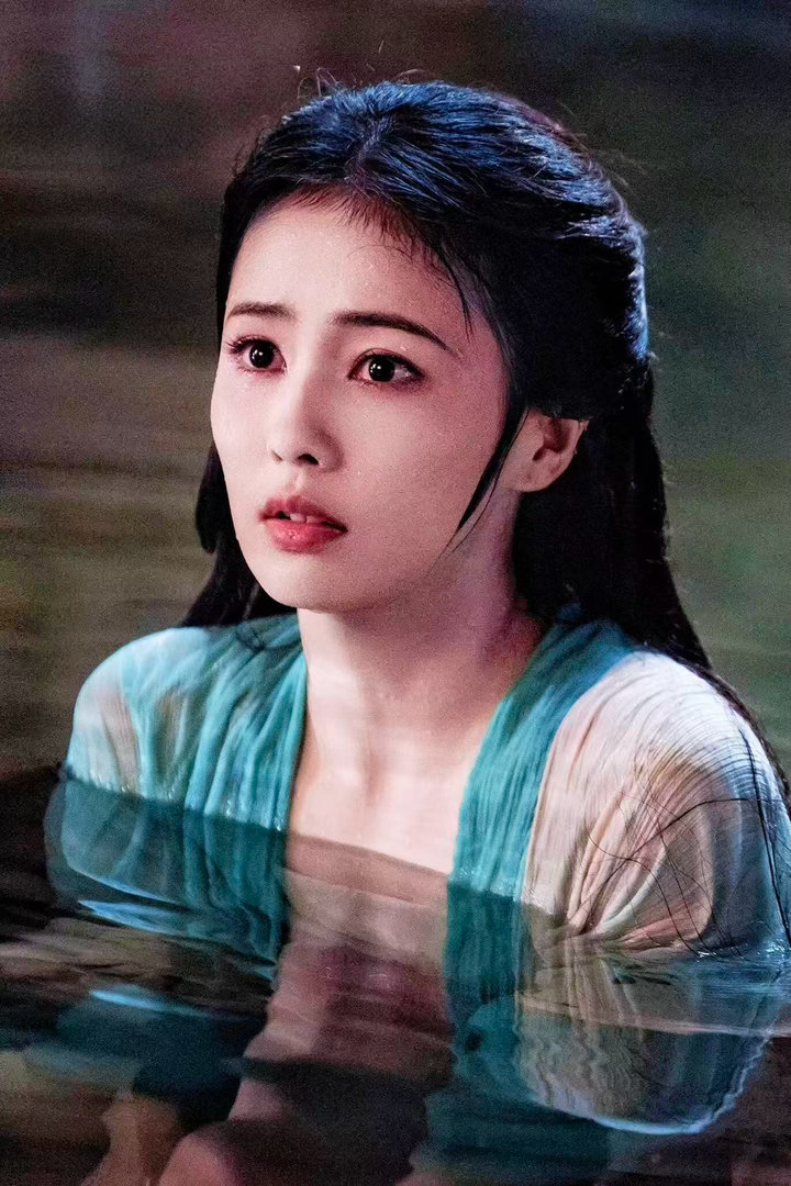 白鹿杨舒伊腹黑姐姐和蠢萌妹妹白鹿杨舒伊对抗路姐妹 看她们俩的互动，嘴角一直下不来
