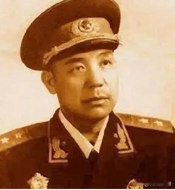1940年，吴瑞林怀孕8个月的妻子被俘，他非常着急，政委却对他说：“硬救肯定不行