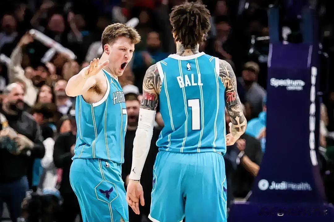 媒体人直言：黄蜂该扶正克尼佩尔！三球vs克尼佩尔，谁才是真核心？
 
NBA附加