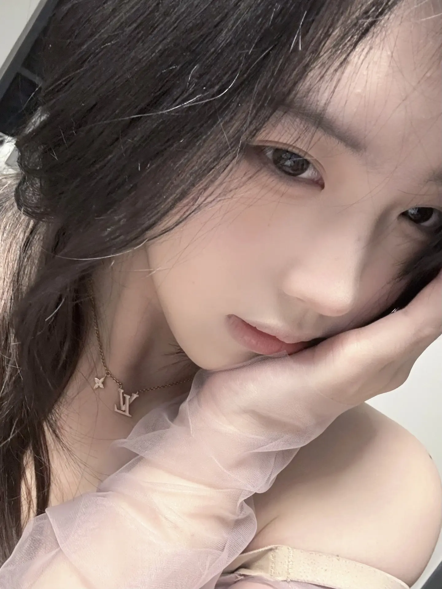 我们离得这么近你却看不清我的泪滴