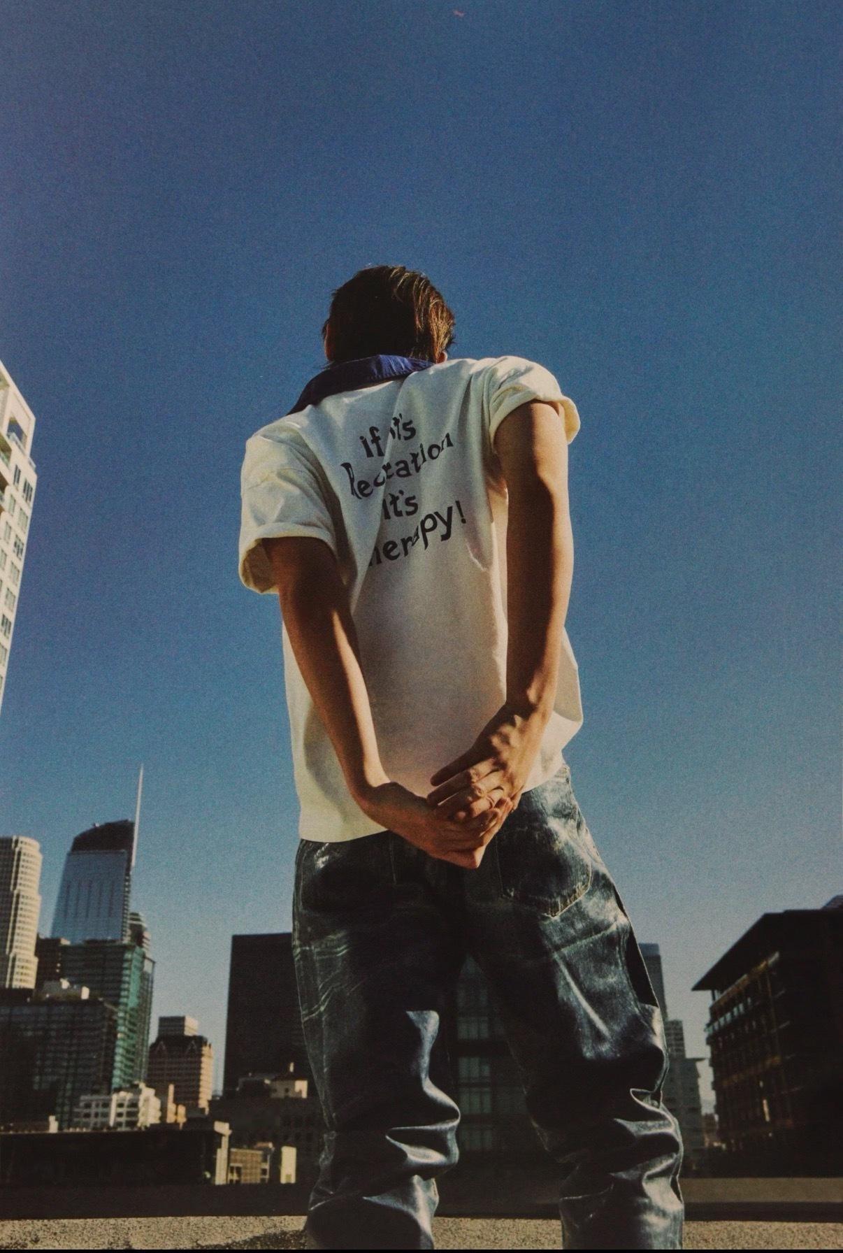 赵雨凡JAMES 🦅赵雨凡 我们都曾来自于星星，生而孤独，静静散发着光芒，心在