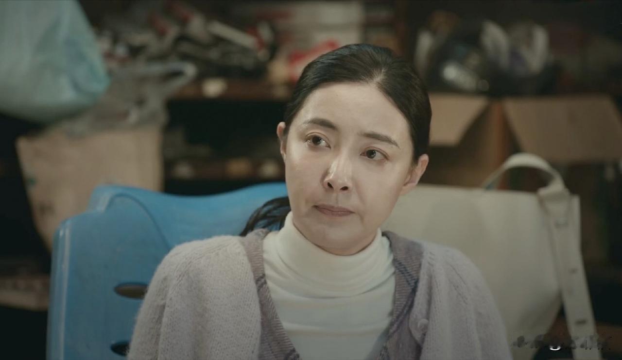 好家伙，这居然是米露……大美女的花期也太短了吧，知道的是35岁，不知道的还以为是