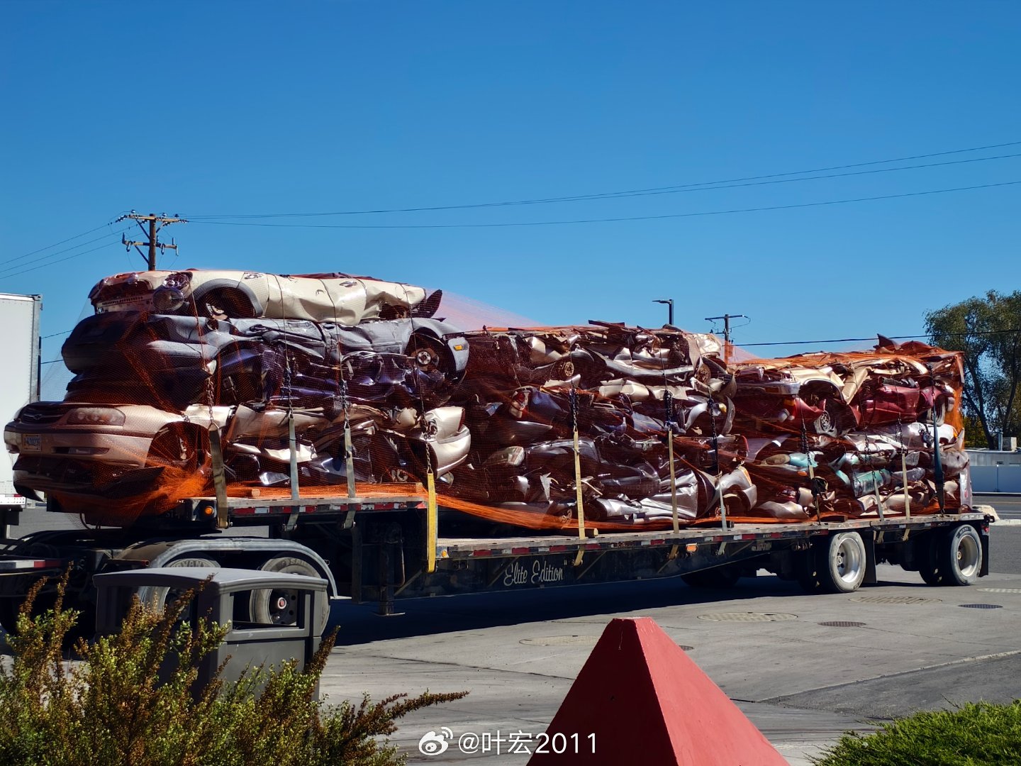 认个车，MINI下面那个是什么车？ ​​​