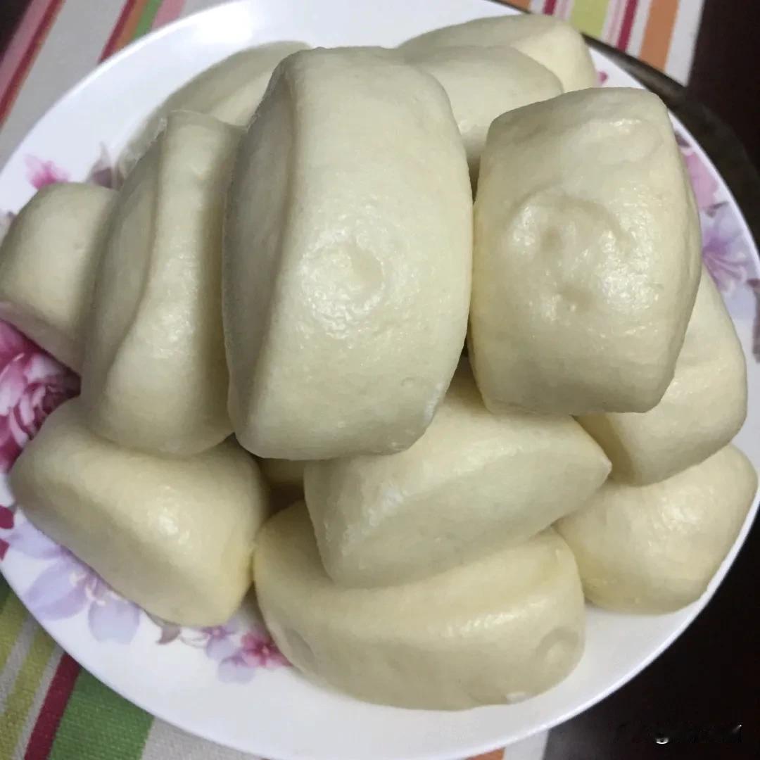 我就搞不懂了，北方人咋那么爱吃面食，今天吃，明天吃，上顿吃，下顿吃，天天吃，顿顿