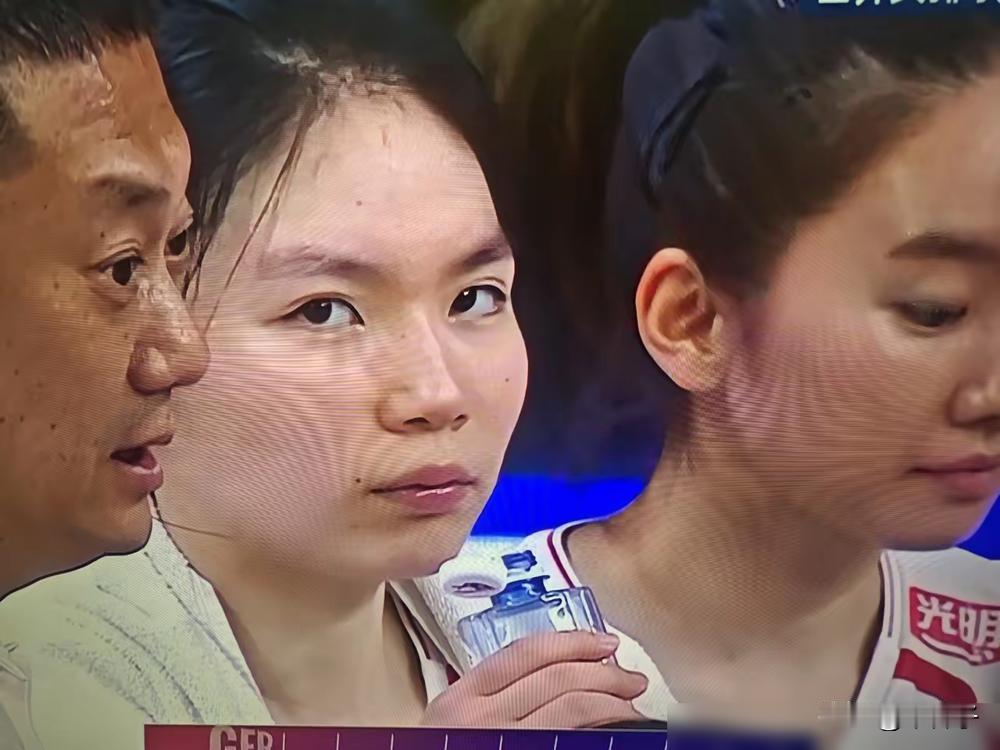 被当核心死操两年，18岁天才二传却在生死战被火线抛弃。
8月18日名单一出，全