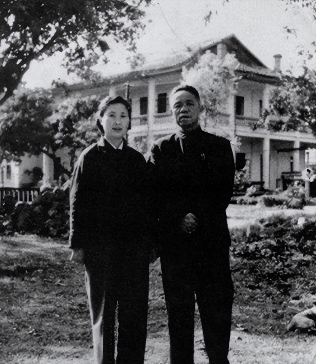 1981年韩先楚回到老家，因为秘书的一句话，他严肃发问：你知道红安革命牺牲了多少