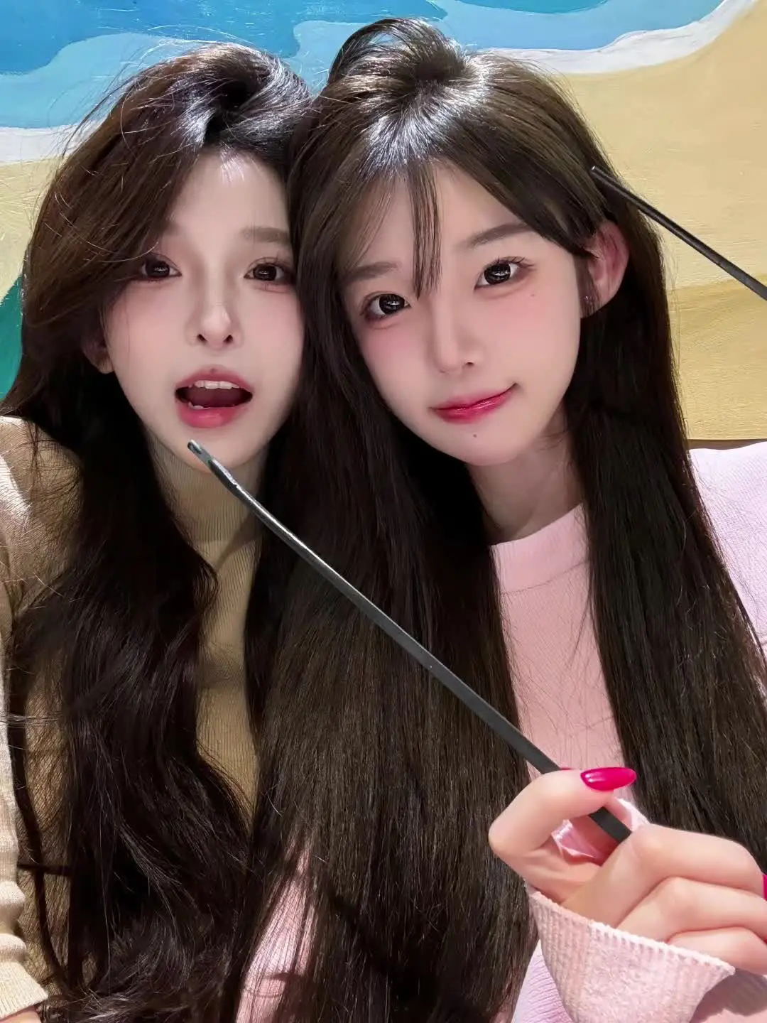 两人的自拍在朋友圈暴晒