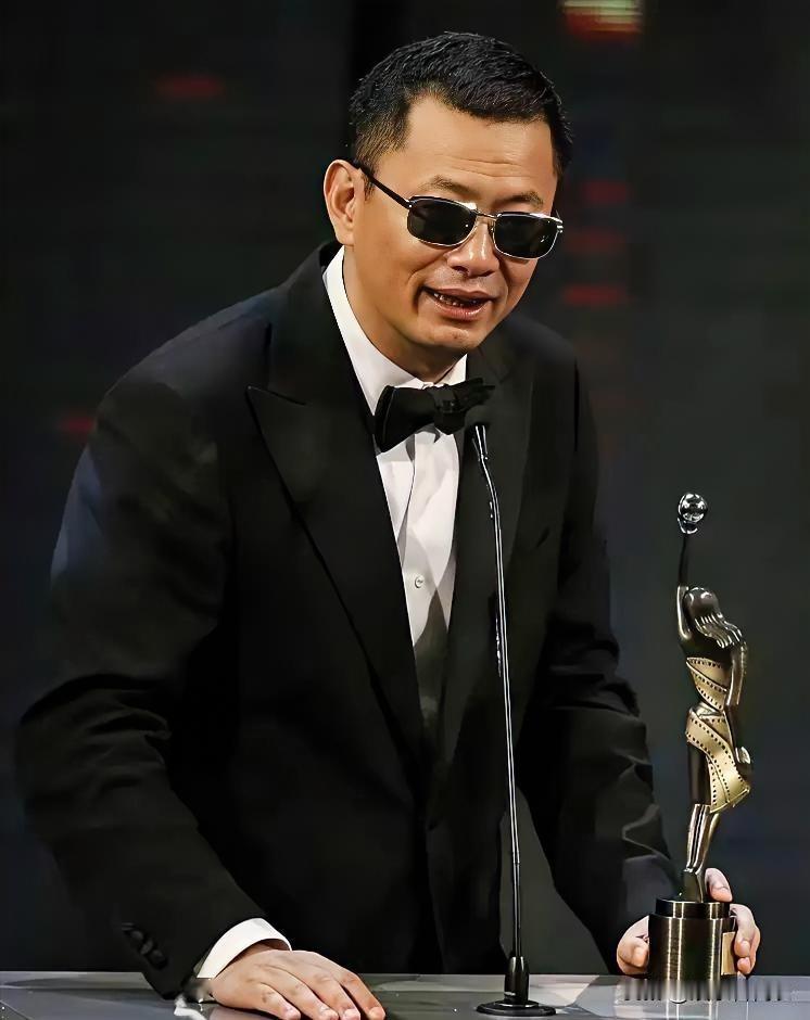 哇，录音门持续发酵，王家卫这次真摊上大事了。

古二最新爆料把周迅陈坤都拖下水。