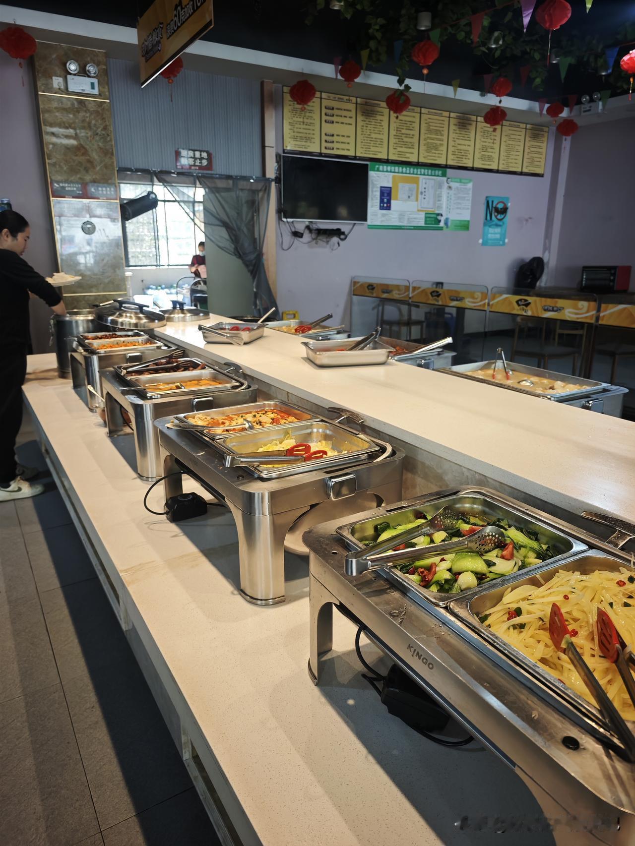 晒图笔记大赛今天服务区人是真多哦