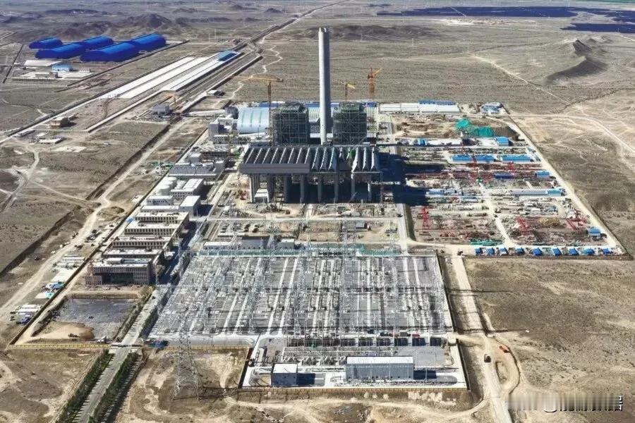 “两个联营”示范项目750千伏厂用电反送电一次成功

8月28日，国能集团新疆电