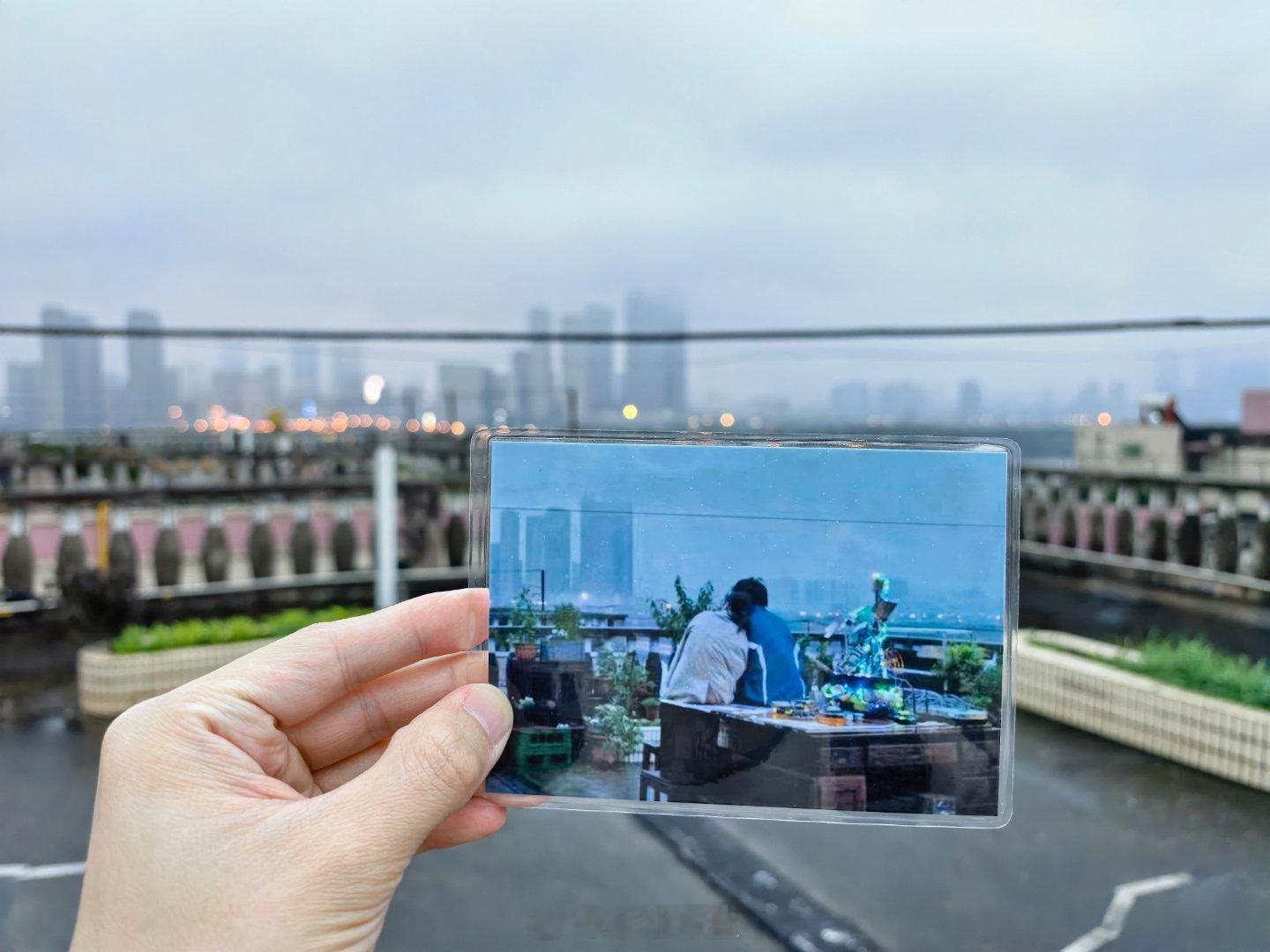 谁懂我今天的激动心情！！！完全没想到会这么lucky！来星城的首日就碰上雨天，而